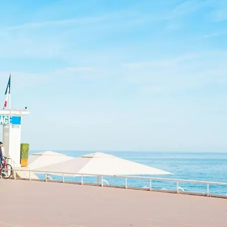 Apartment 50 Meters From The ! Location In Nice