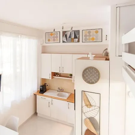 50 Meters From The ! Location In Apartment Nice