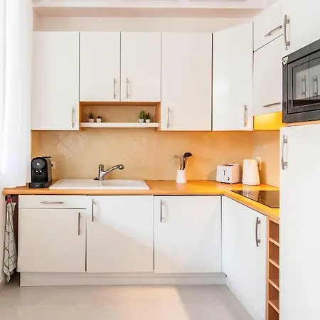 50 Meters From The ! Location In * Nice