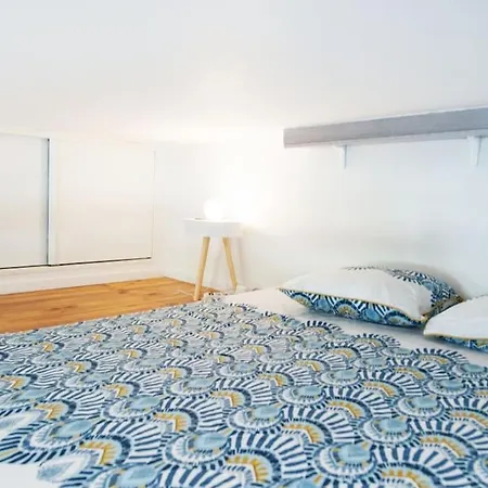 Apartment 50 Meters From The ! Location In Nice